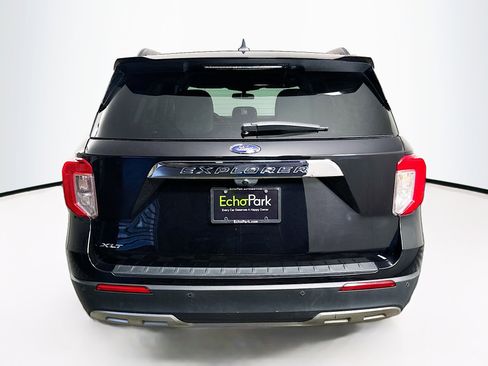 Used 2024 Ford Explorer XLT w/ Equipment Group 202A RWD image 7