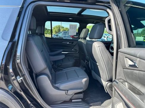Used 2024 Chevrolet Traverse Z71 AWD/4WD image 26