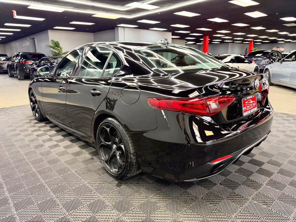 Used 2020 Alfa Romeo Giulia w/ Quick Order Package 22K Sport RWD image 11