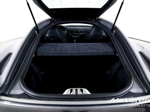 Used 2016 Ferrari F12 Berlinetta RWD image 17