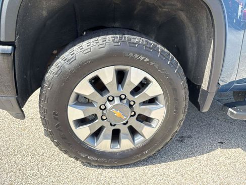 Used 2024 Chevrolet Silverado 2500 Custom w/ Custom Value Package AWD/4WD image 8