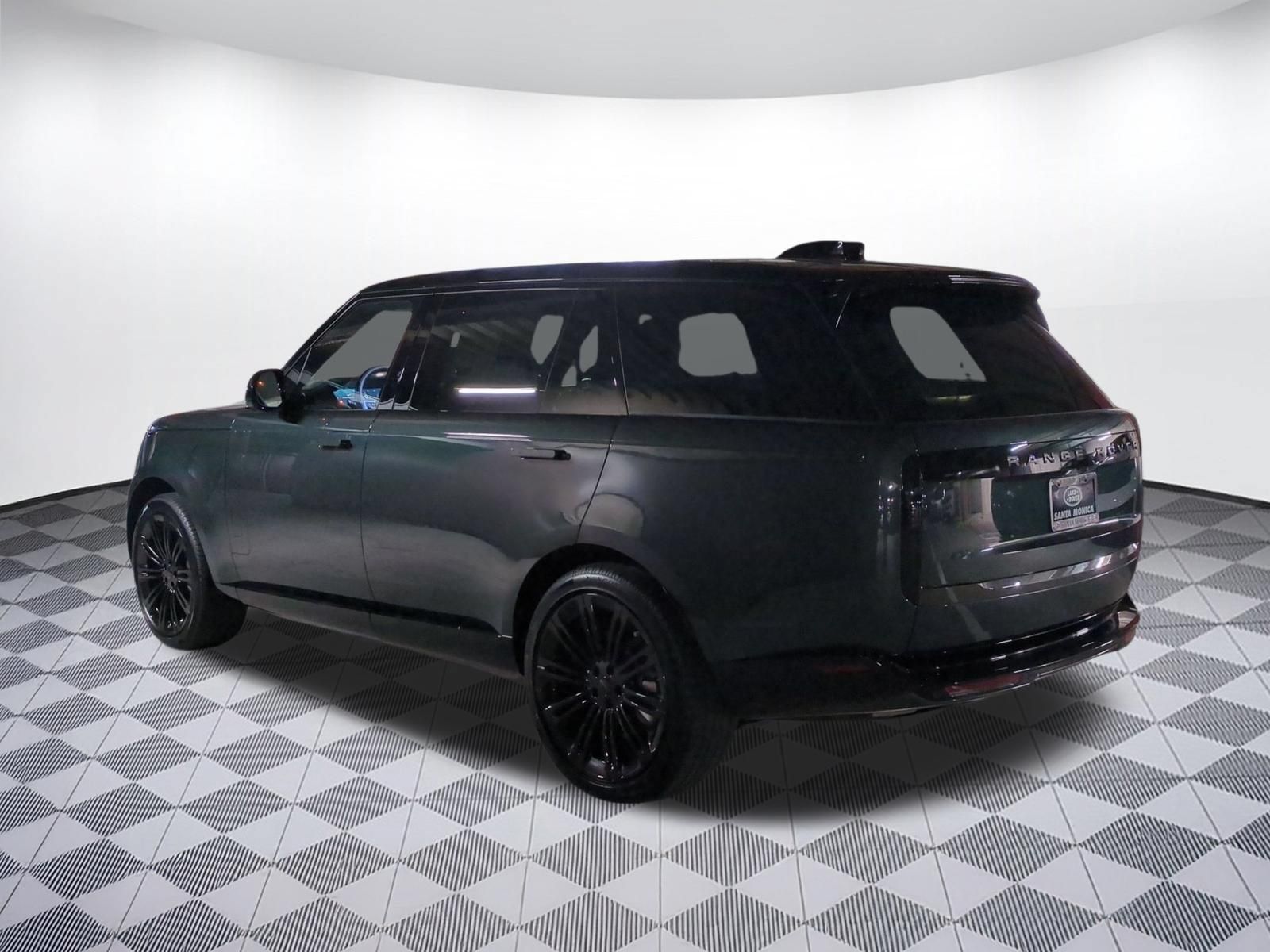 New 2026 Land Rover Range Rover Long Wheelbase SE AWD/4WD image 3