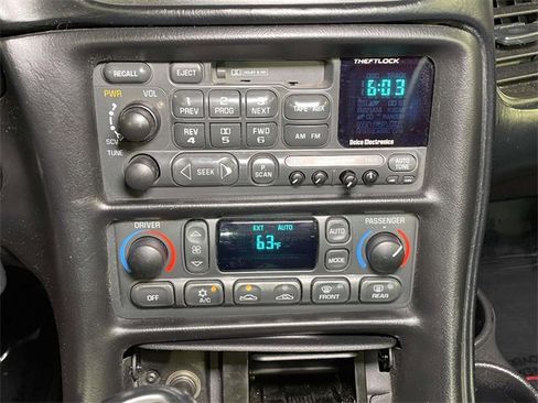 Used 2000 Chevrolet Corvette Convertible w/ Memory Pkg image 24