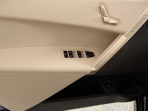 Used 2024 BMW iX xDrive50 w/ Sport Package image 17