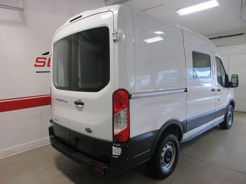 Used 2018 Ford Transit 250 130 Medium Roof RWD image 31