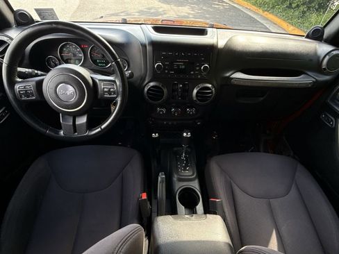 Used 2014 Jeep Wrangler Unlimited Sport w/ Quick Order Package 24S AWD/4WD image 23