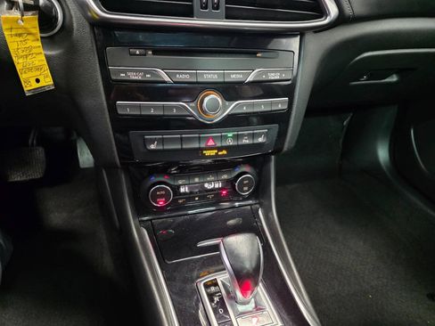 Used 2017 INFINITI QX30 Premium w/ Navigation Package AWD/4WD image 24
