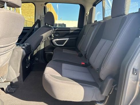 Used 2021 Nissan Titan SV w/ SV Convenience Package image 6