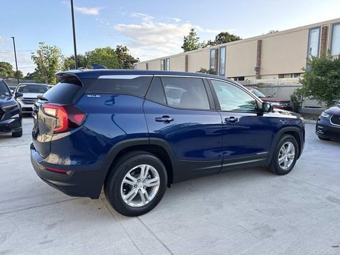 Used 2022 GMC Terrain SLE FWD image 7