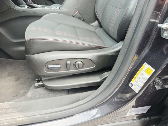 Certified 2022 Chevrolet Equinox RS w/ Infotainment Package FWD image 33
