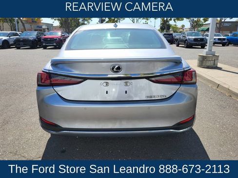 Used 2025 Lexus ES 300h w/ Premium Package FWD image 7