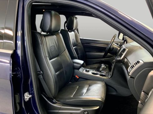 Used 2018 Jeep Grand Cherokee Overland AWD/4WD image 8