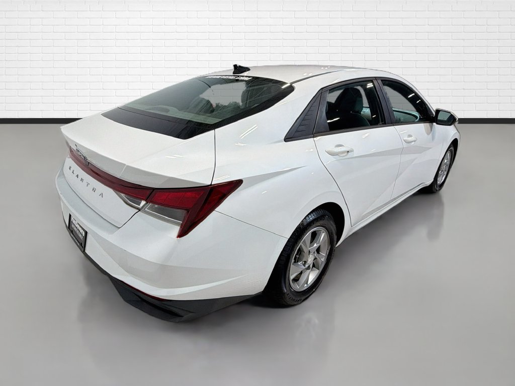 Used 2021 Hyundai Elantra SE FWD image 9