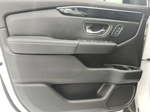 Used 2025 Honda Pilot EX-L image 14