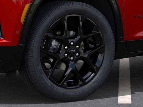 New 2026 Chevrolet Traverse RS w/ LPO, Floor Liner Package FWD image 9