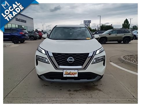 Used 2023 Nissan Rogue SV FWD image 2