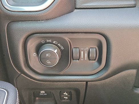 Used 2023 RAM 1500 Laramie AWD/4WD image 26