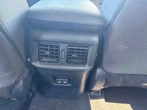 Used 2025 Toyota RAV4 XLE AWD/4WD image 23