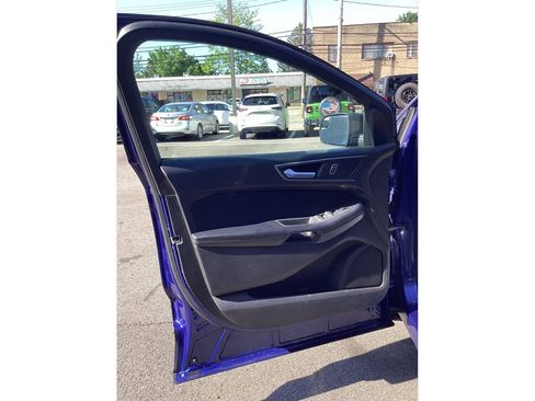 Used 2015 Ford Edge SE FWD image 18