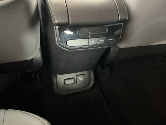 Used 2023 Toyota Highlander Bronze Edition AWD/4WD image 33
