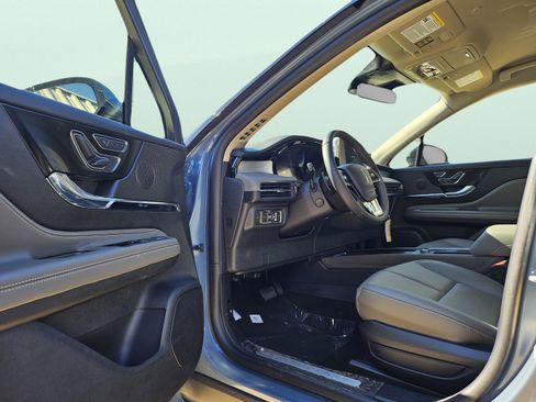 New 2026 Lincoln Corsair Premiere image 10