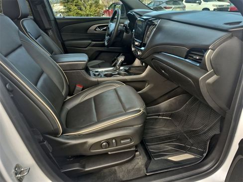 Used 2023 Chevrolet Traverse Premier w/ Redline Edition image 32