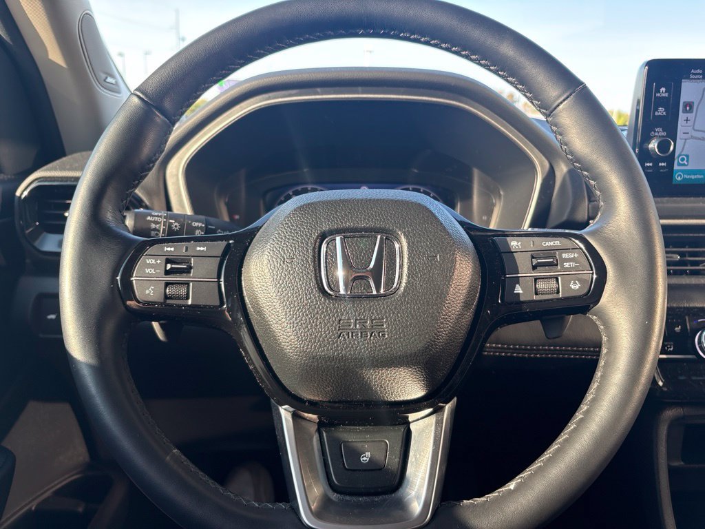 Used 2025 Honda Pilot Elite image 15