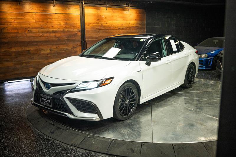 Used 2021 Toyota Camry XSE w/ Navigation Upgrade Package FWD image 2