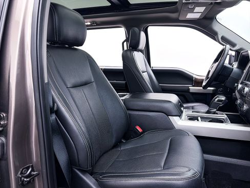 Used 2019 Ford F150 Lariat w/ Equipment Group 502A Luxury image 38