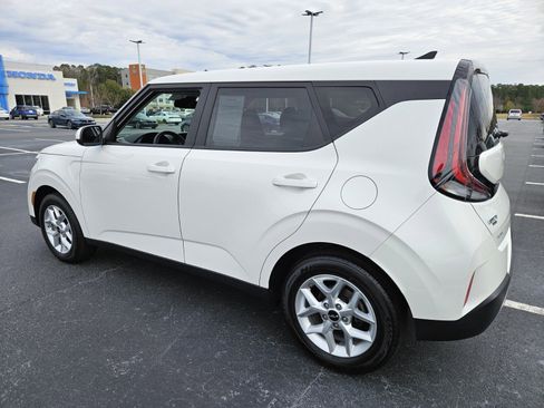 Used 2024 Kia Soul LX w/ Option Group 015 image 5