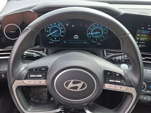 Used 2024 Hyundai Elantra Limited FWD image 20