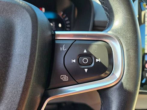 Used 2023 Volvo XC40 B5 Plus AWD/4WD image 20