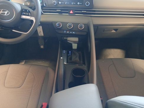 New 2025 Hyundai Elantra SE w/ Cargo Package image 11