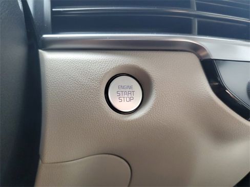 Certified 2025 Kia Sorento S image 27