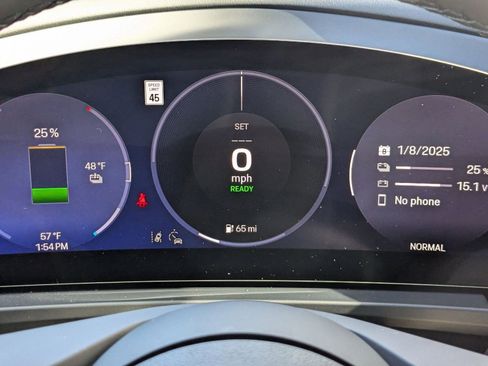 Certified 2025 Porsche Macan Electric image 14