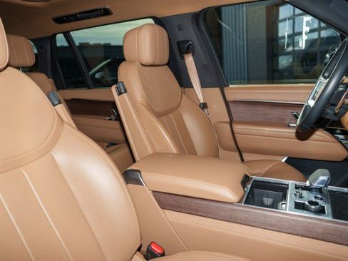 Used 2023 Land Rover Range Rover Long Wheelbase SE image 16