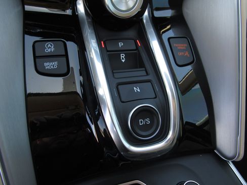 Certified 2025 Acura TLX w/ Technology Package image 18