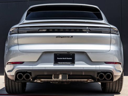 Certified 2026 Porsche Cayenne S AWD/4WD image 10