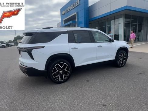 Used 2026 Chevrolet Traverse High Country w/ LPO, Floor Liner Package FWD image 3