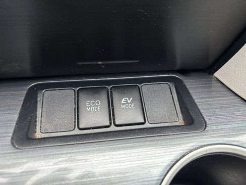 Used 2012 Toyota Camry XLE image 17