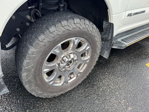 Used 2021 Ford F350 Lariat w/ Lariat Ultimate Package AWD/4WD image 5
