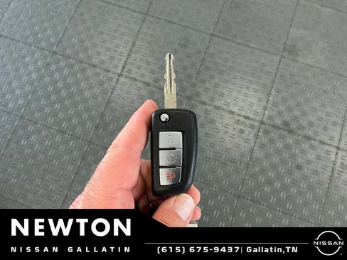 Used 2016 Nissan Rogue S w/ Appearance Package FWD image 29