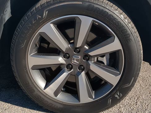 Used 2024 Honda Pilot Elite image 11