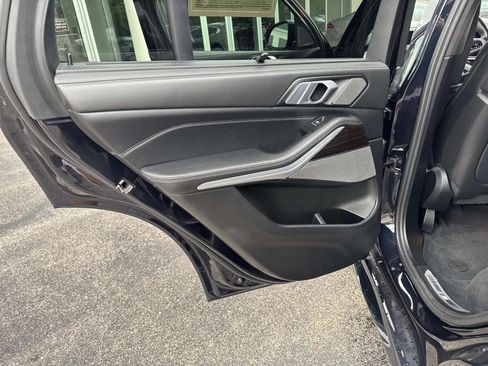 Used 2024 BMW X5 xDrive40i w/ M Sport Package AWD/4WD image 11