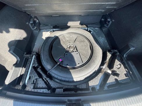 Used 2022 Volkswagen Tiguan SEL R-Line AWD/4WD image 29