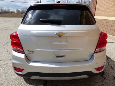 Used 2019 Chevrolet Trax LT w/ LT Convenience Package image 8