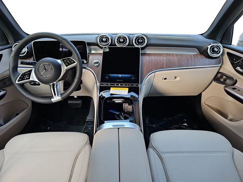 New 2026 Mercedes-Benz GLC 300 image 9