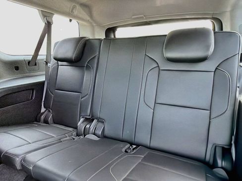 Used 2019 Chevrolet Suburban LT AWD/4WD image 12