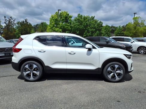 New 2025 Volvo XC40 B5 Core w/ Protection Package Premier image 2