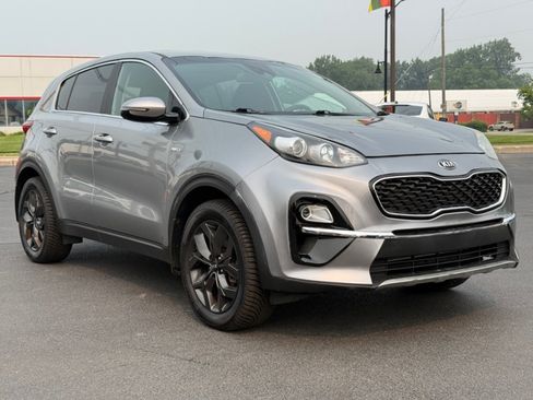 Used 2022 Kia Sportage LX w/ LX AWD Value Edition Package image 2